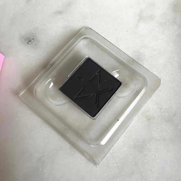 JEFFREE STAR Punk Couture Eyeshadow, Grey - Picture 2 of 6